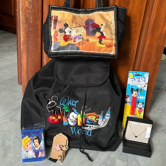 Disney +Baublebar Bundle  authentic Disney Backpack & bag Necklace  Wallet  Pez - Picture 9 of 17
